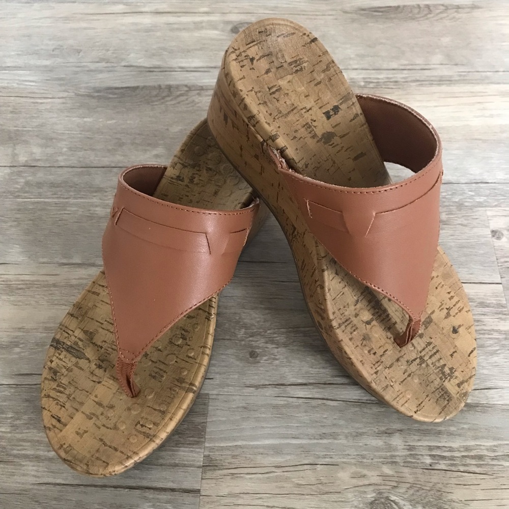 Vionic Cameron Wedge sandals size 7